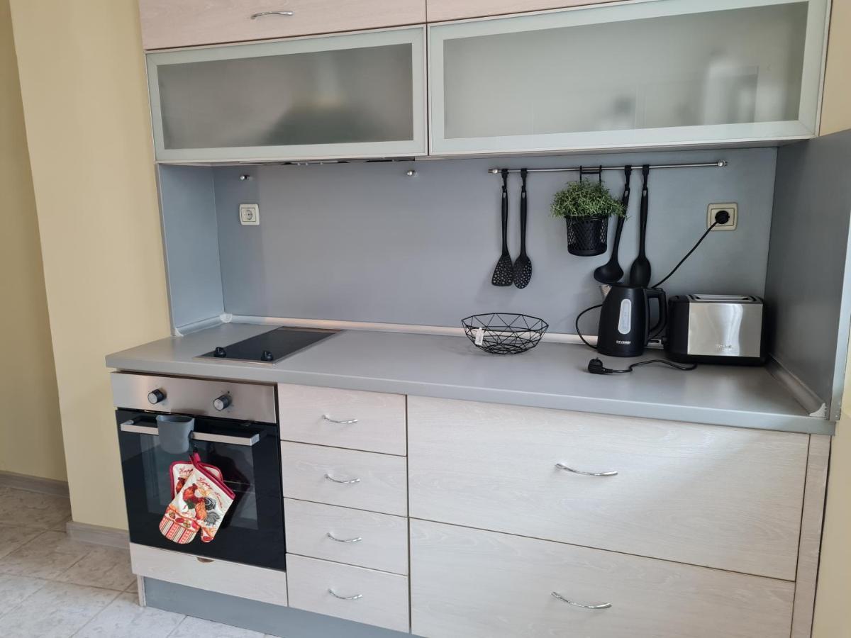 Spacious Apartment "Sunny Sofia" In The Heart Of Varna City Exterior foto